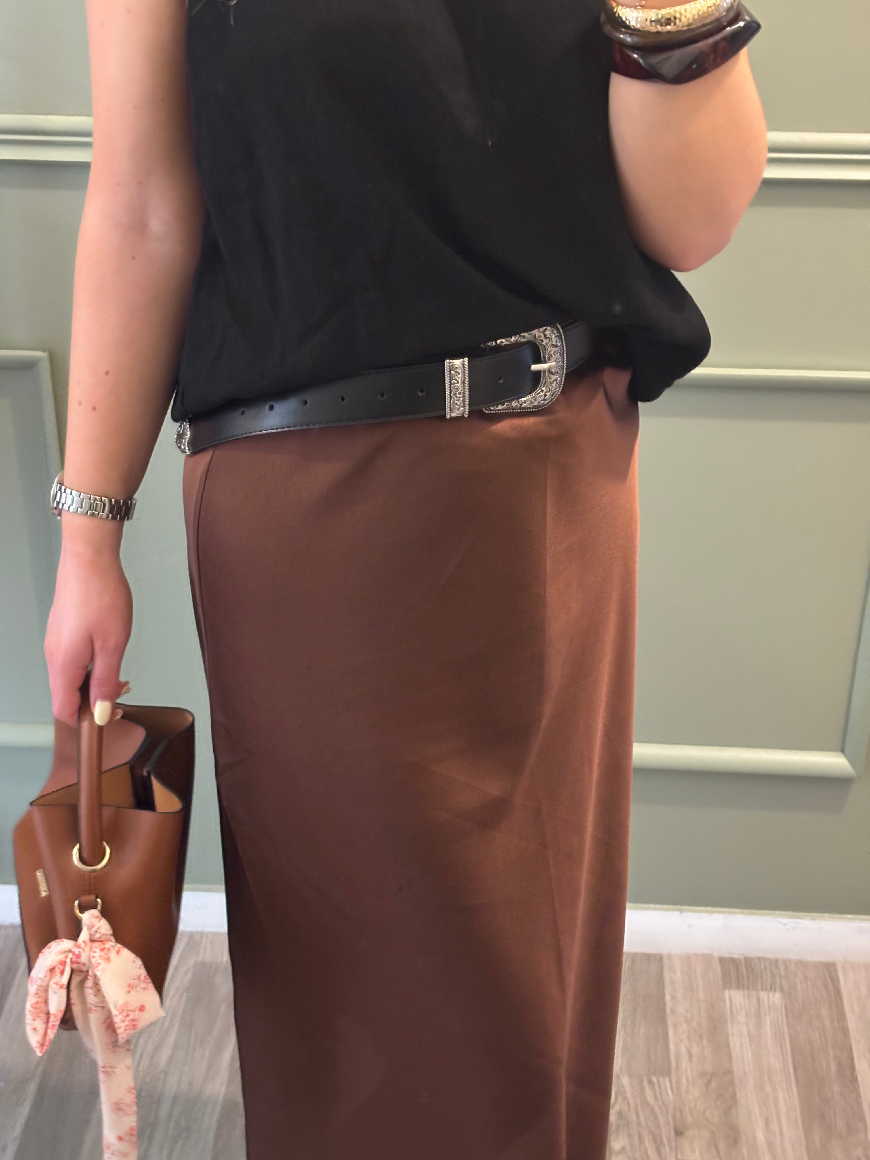 Jupe marron en satin