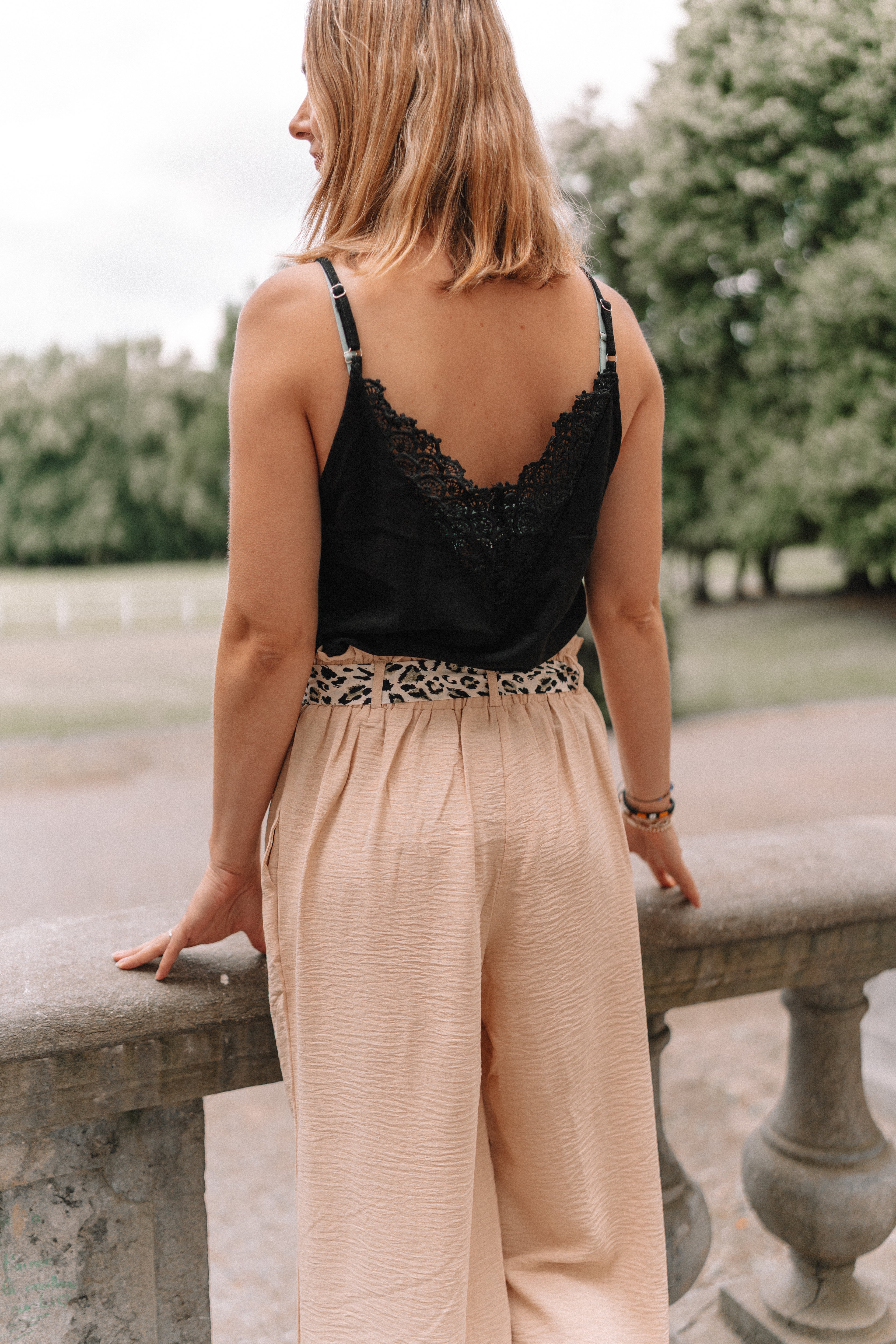 Debardeur noir dentelle