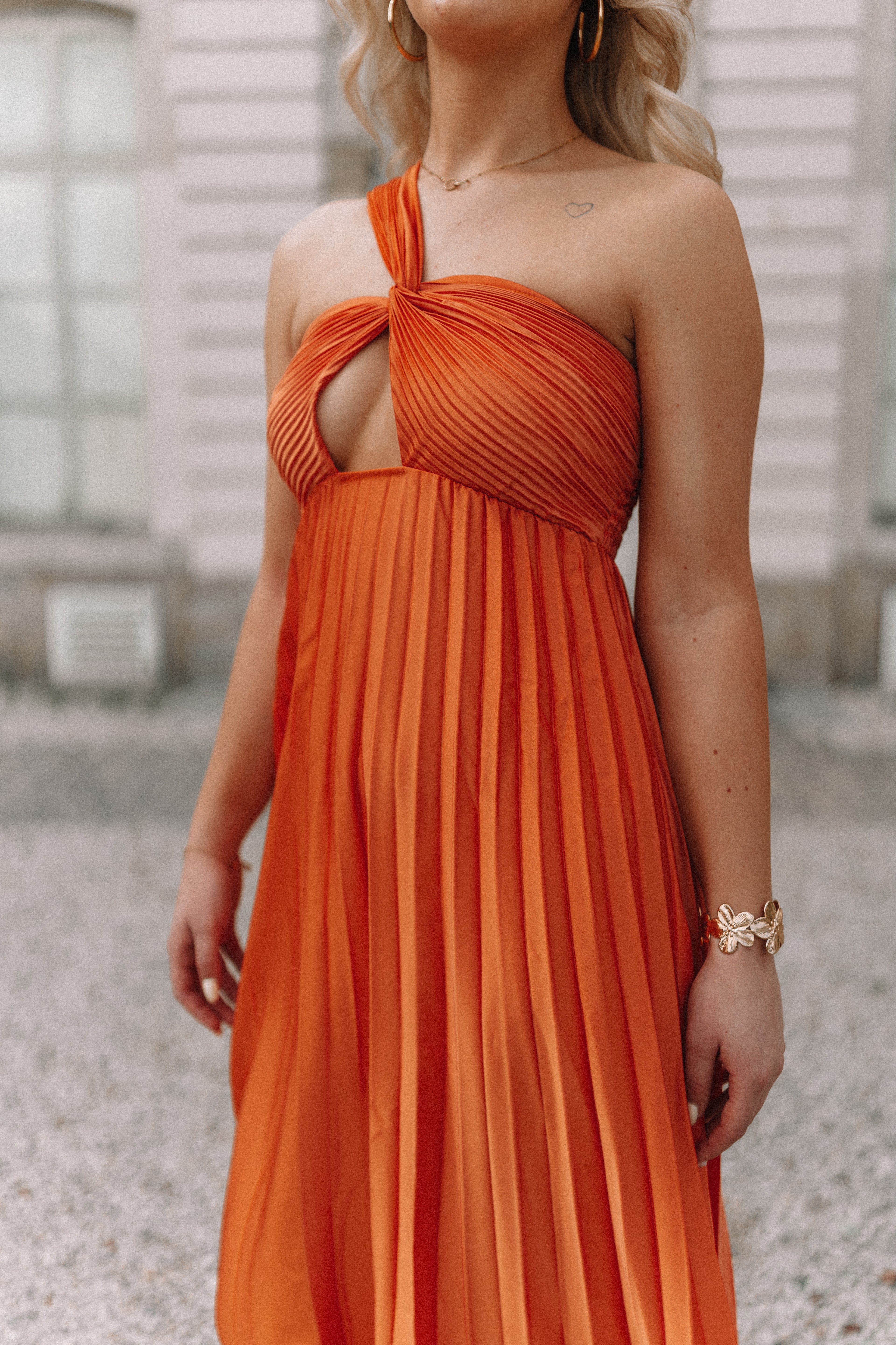 Robe satin orange
