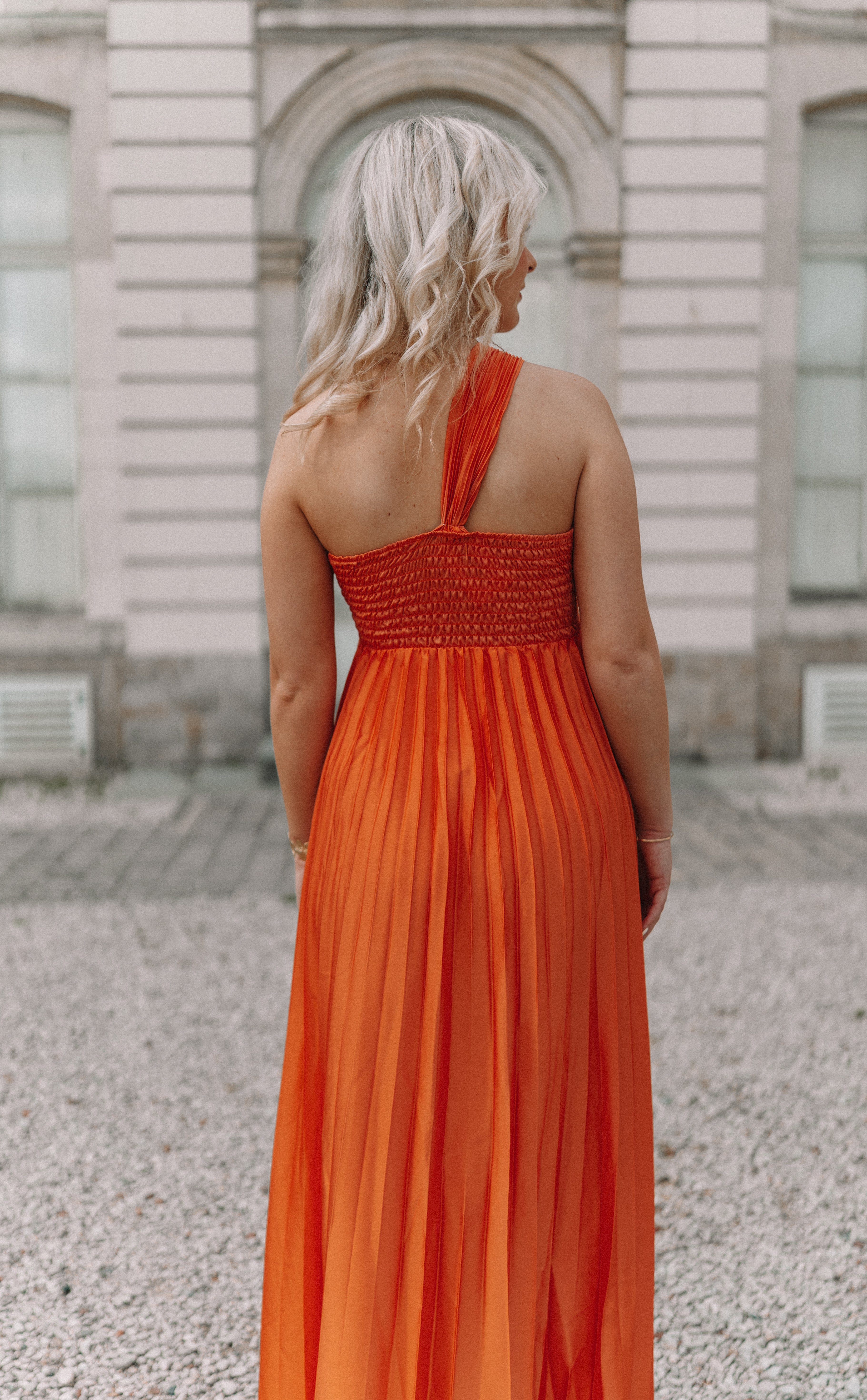 Robe satin orange