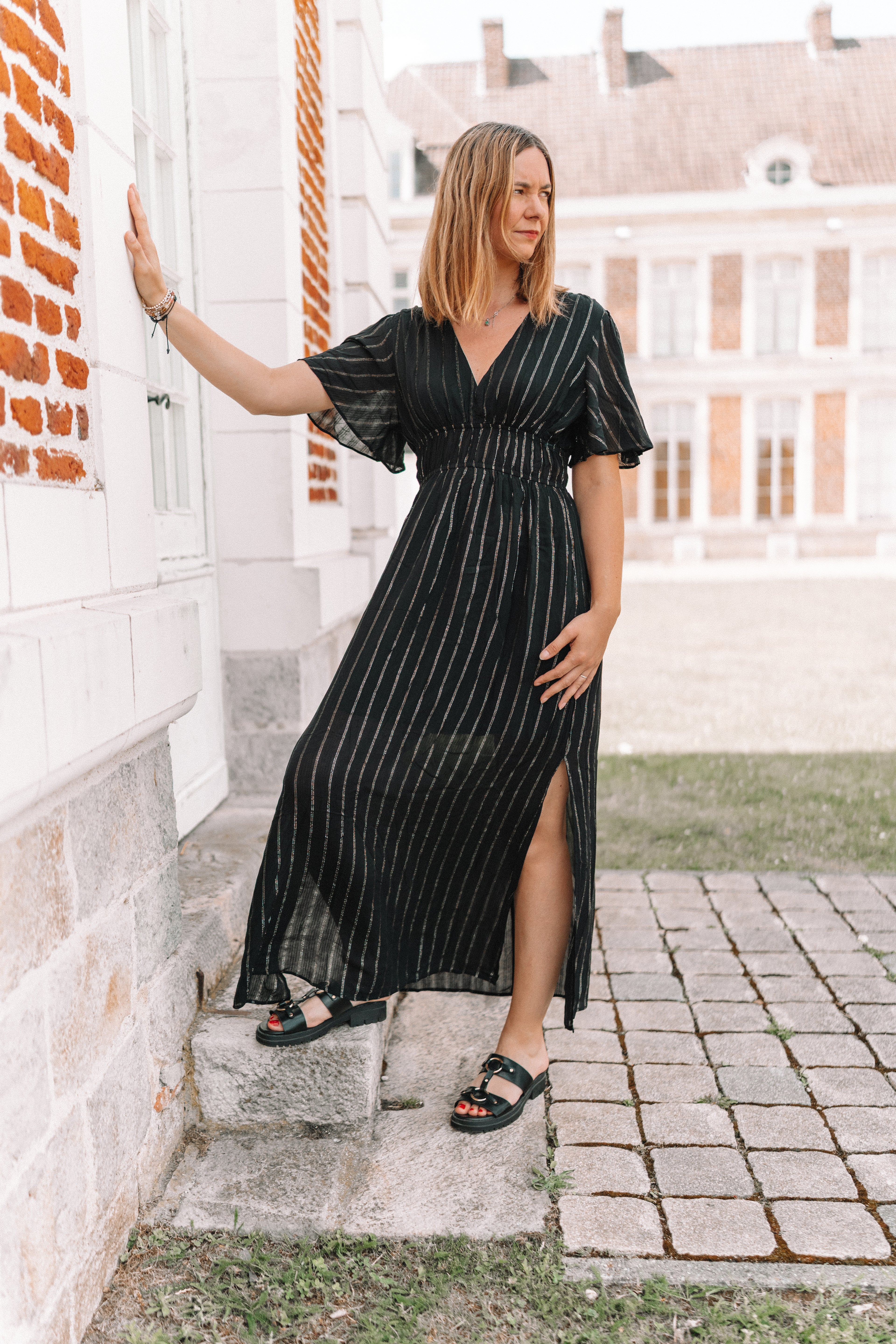 Robe noir et or