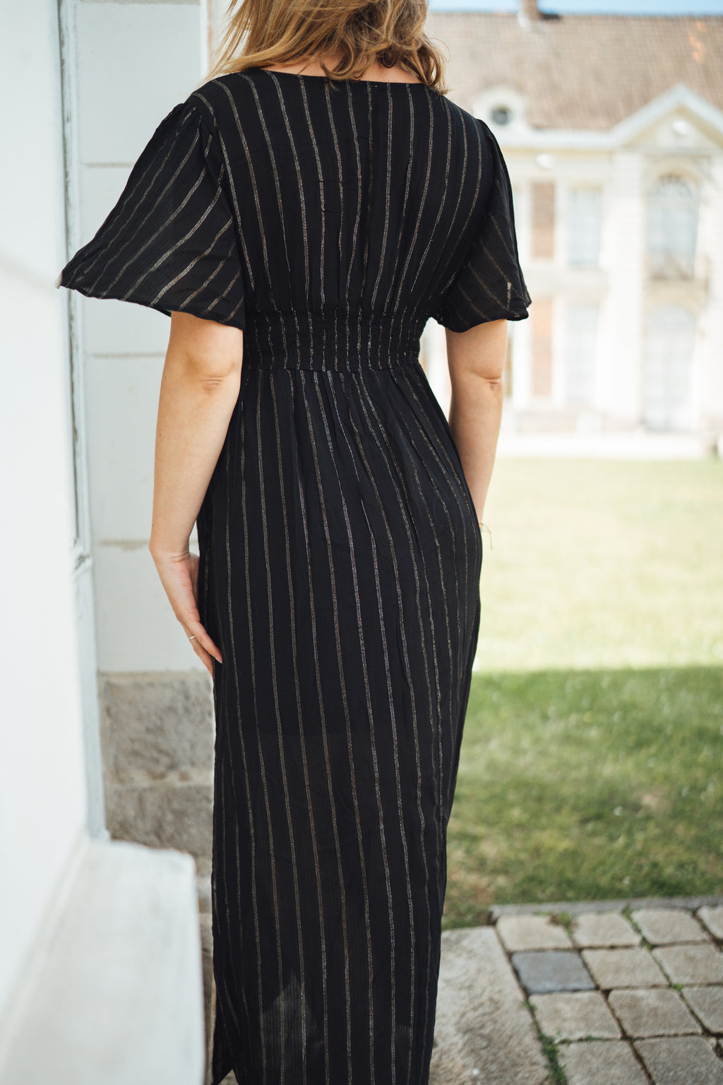 Robe noir et or